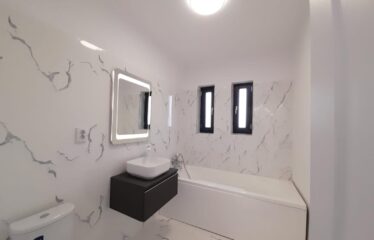 Casa 3 camere finalizata 2022, Gata de mutat