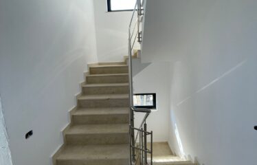 Casa individuala 4 camere, Mansarda finisata cu scara din beton