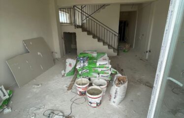 Casa individuala cuplata in imediata apropiere de Sos. Alexandriei